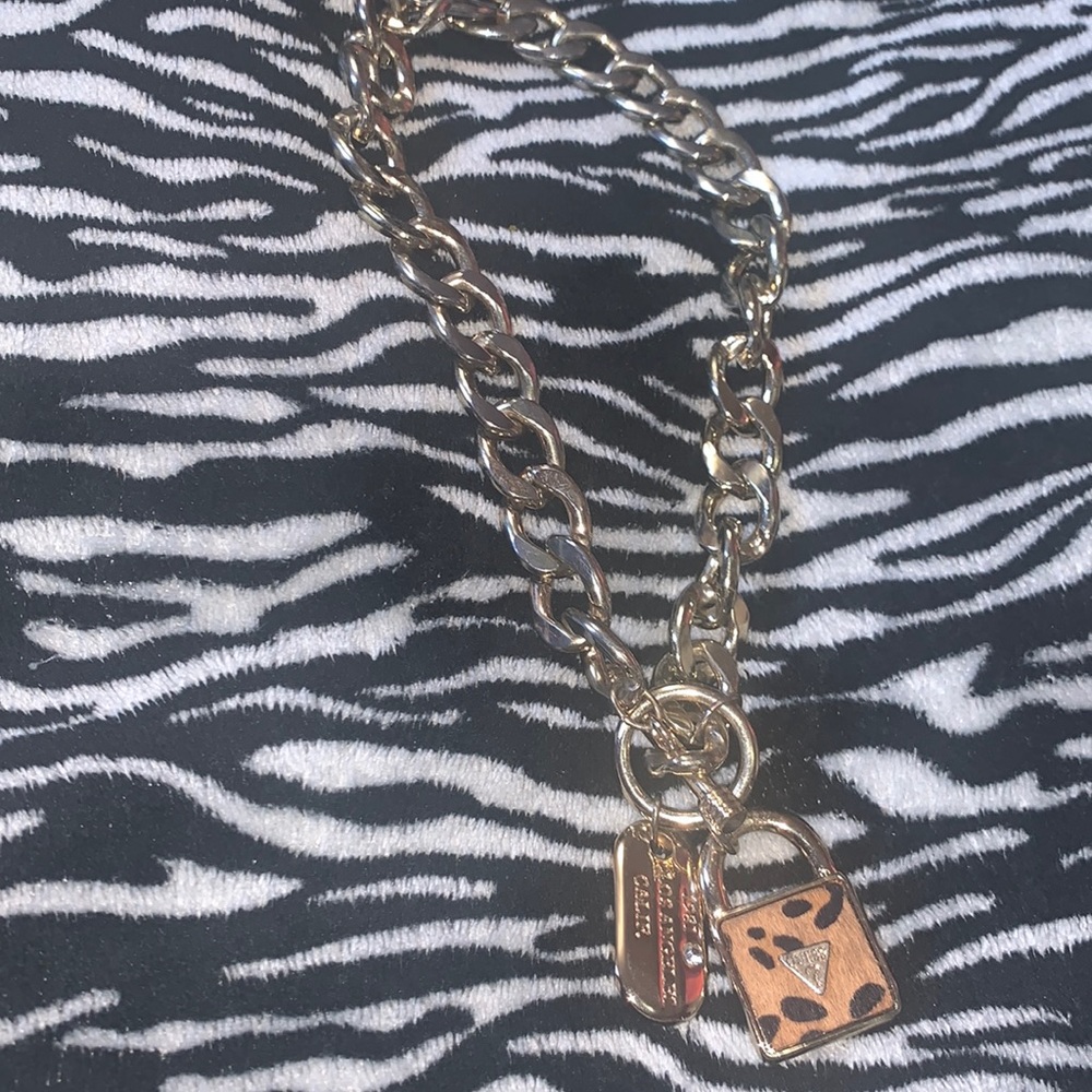 Beautiful guess necklace